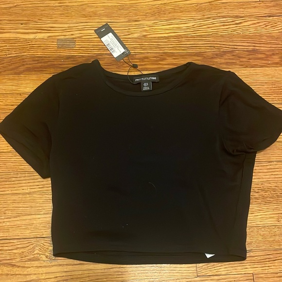 NWT Basic Black Cotton Blend Short Sleeve Crop Top size 6 - Picture 2 of 6